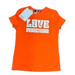 🚨CLOSET CLOSING PRICE🚨Love Moschino logo tees
